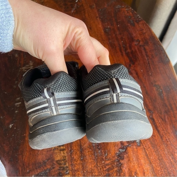 Keen Kids Sneakers - Black and Red - Picture 7 of 9